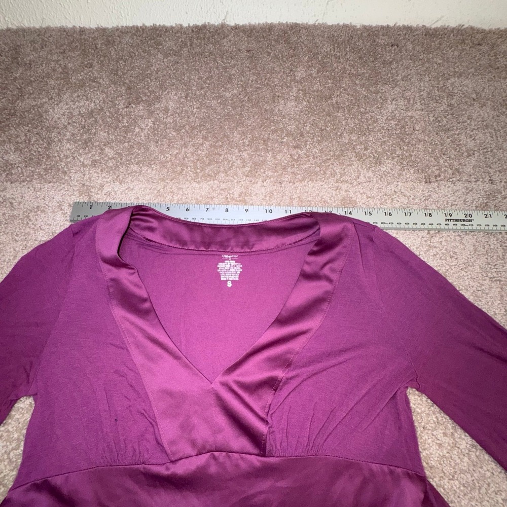 Mossimo Magenta 1/2 Sleeve V-Neck Blouse, Satin Trim & Tailored Empire Waist - S - Picture 5 of 8